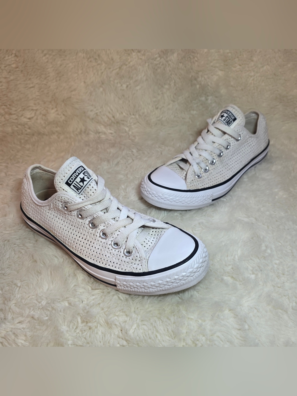 Converse Chuck Taylor All Star Perforated Low Top White Canvas Sneakers Size 7